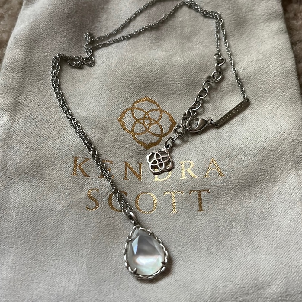 Kendra Scott Necklace
